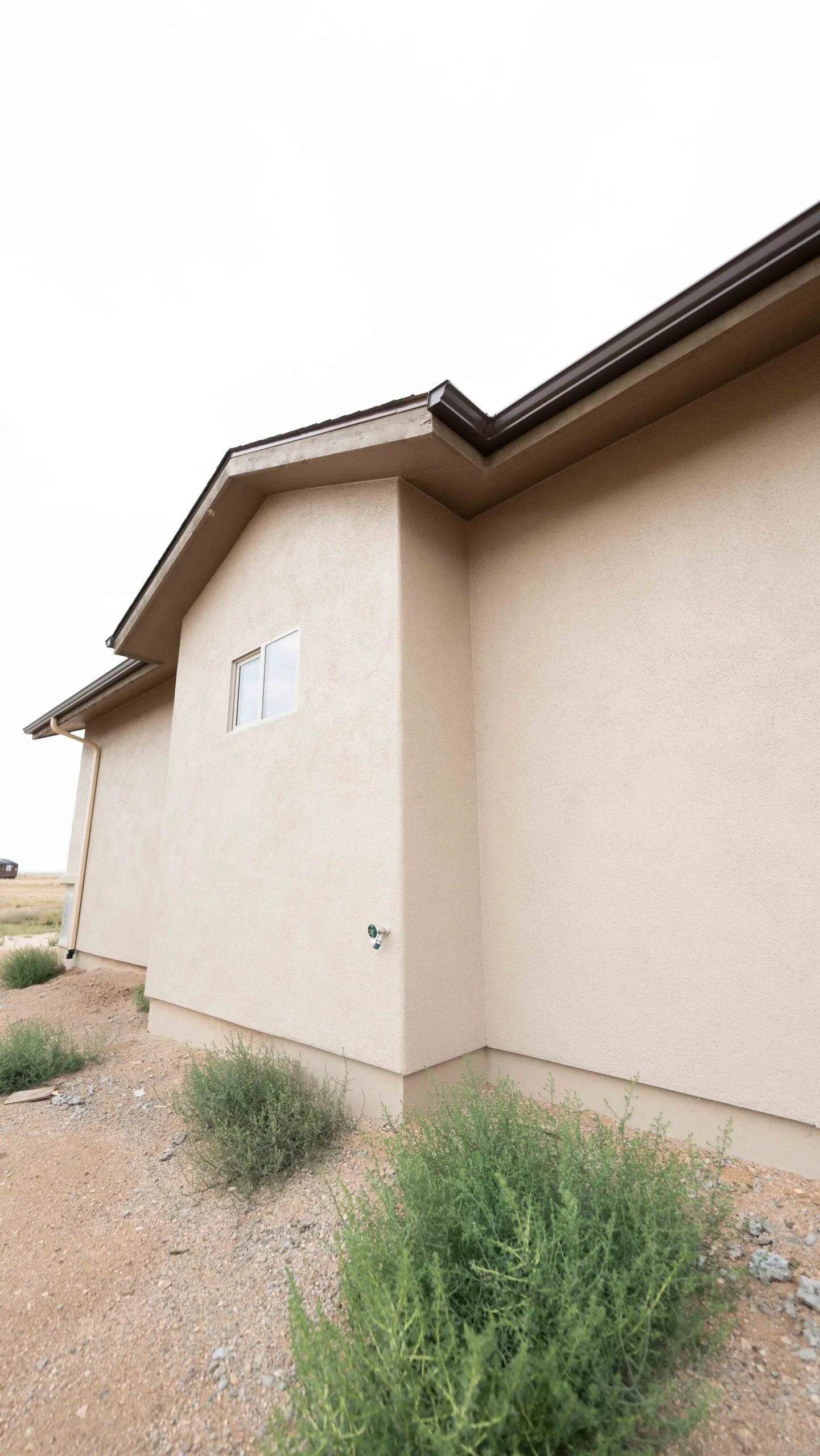 Maintained stucco exterior
